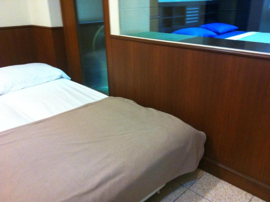 Airportlink Guest House Bangkok Room photo