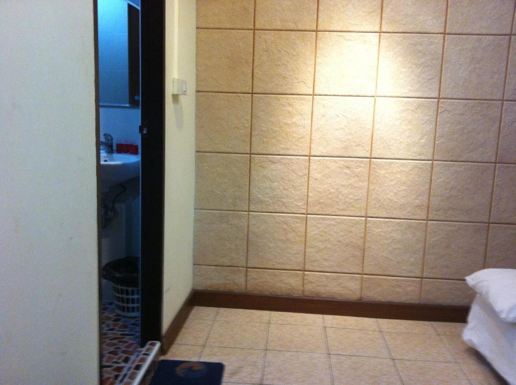 Airportlink Guest House Bangkok Room photo