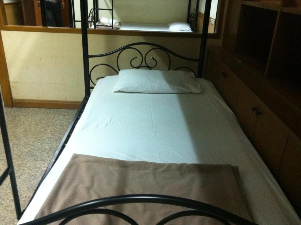 Airportlink Guest House Bangkok Room photo